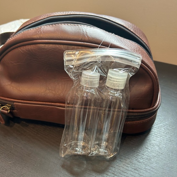 Original Penguin Leather Dopp Kit with 2 Compartments - Picture 5 of 8